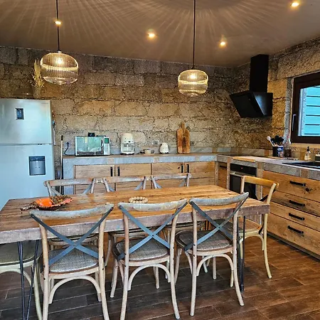 Maison En Pierres بيت للعطل *