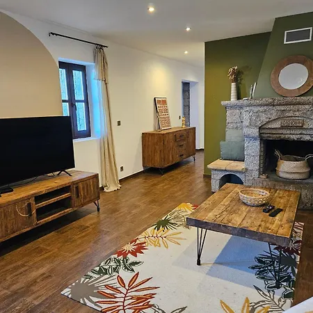 Maison En Pierres بورتو فيكشْيو